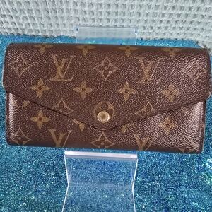 Louis Vuitton Monogram Sarah Wallet